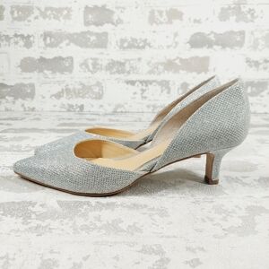 New Badgley Mischka Dotty Silver Glitter D'orsay Kitten Heel Pumps C141
